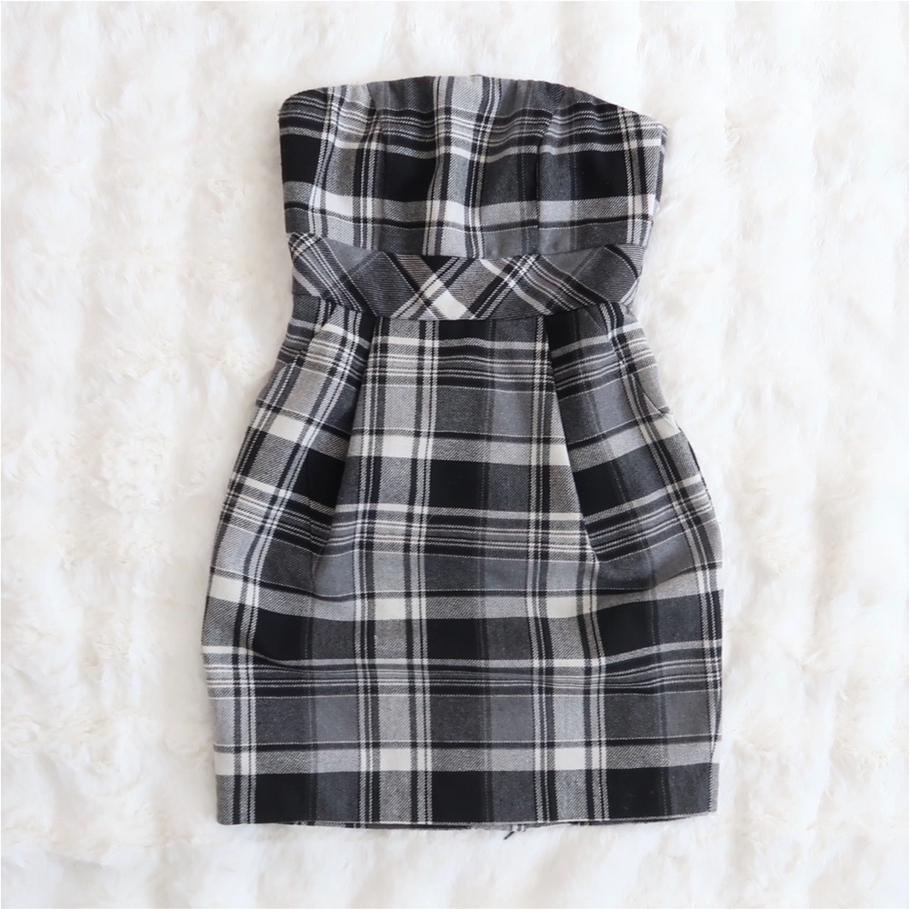 Dynamite Y2K Black Plaid Strapless‎ Dress — Grunge Academia / Scene Mini Dress
